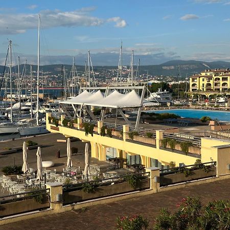 Al Porticciolo Apartment Muggia Luaran gambar